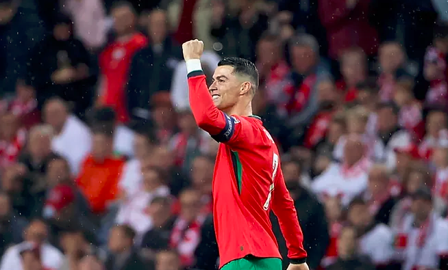 Cristiano Ronaldo, one of football’s greatest icons, has once again etched his name in the history books by achieving a remarkable new record. The Portuguese superstar, now playing for Al-Nassr in Saudi Arabia, has hinted at when he might hang up his boots, a revelation that has sent ripples across the footballing world.