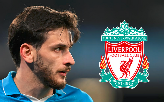 Khvicha Kvaratskhelia Requests Transfer as Liverpool and Manchester United Compete for Signature